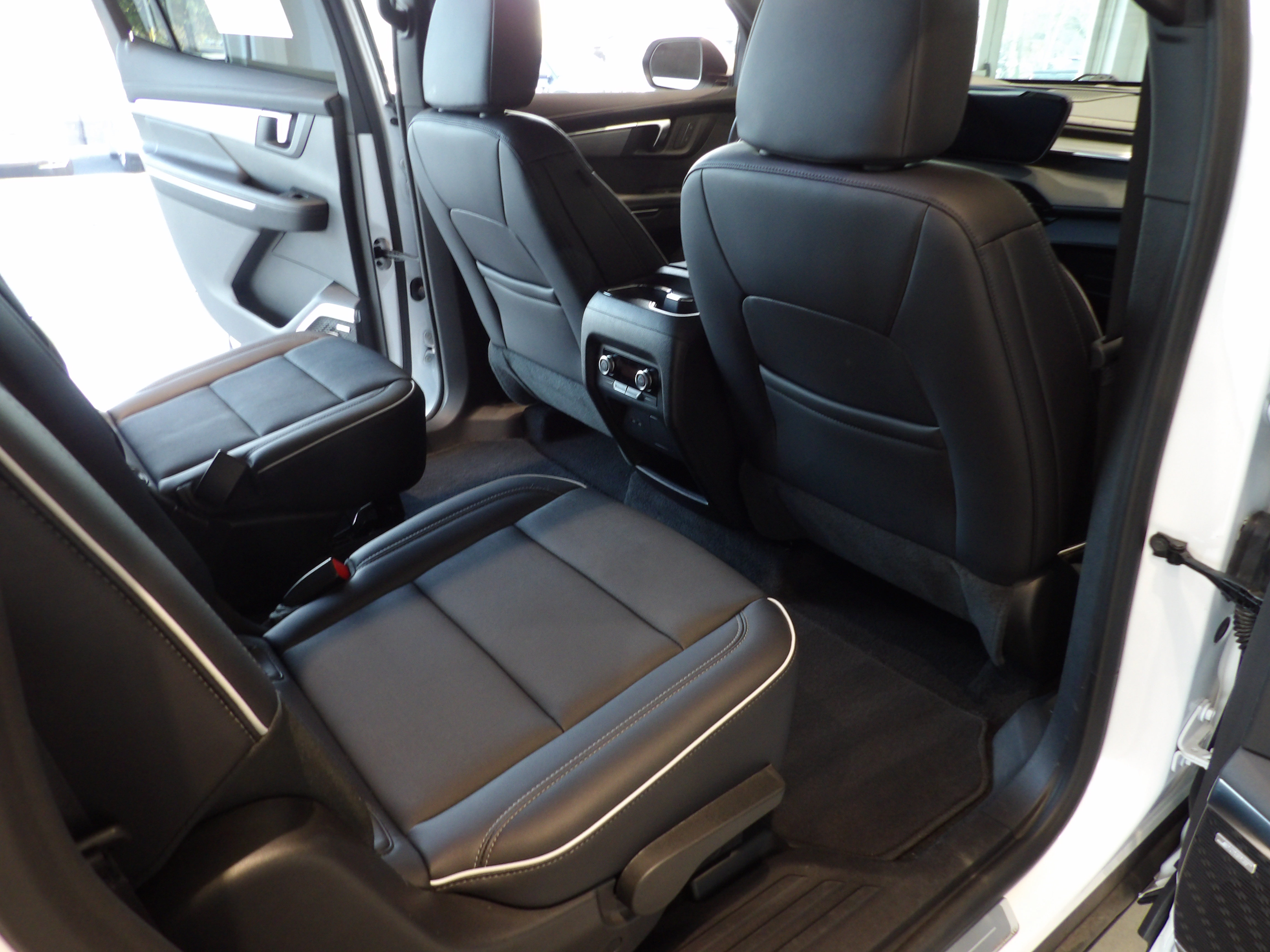 Used 2026 Buick Enclave Preferred AWD/4WD image 22