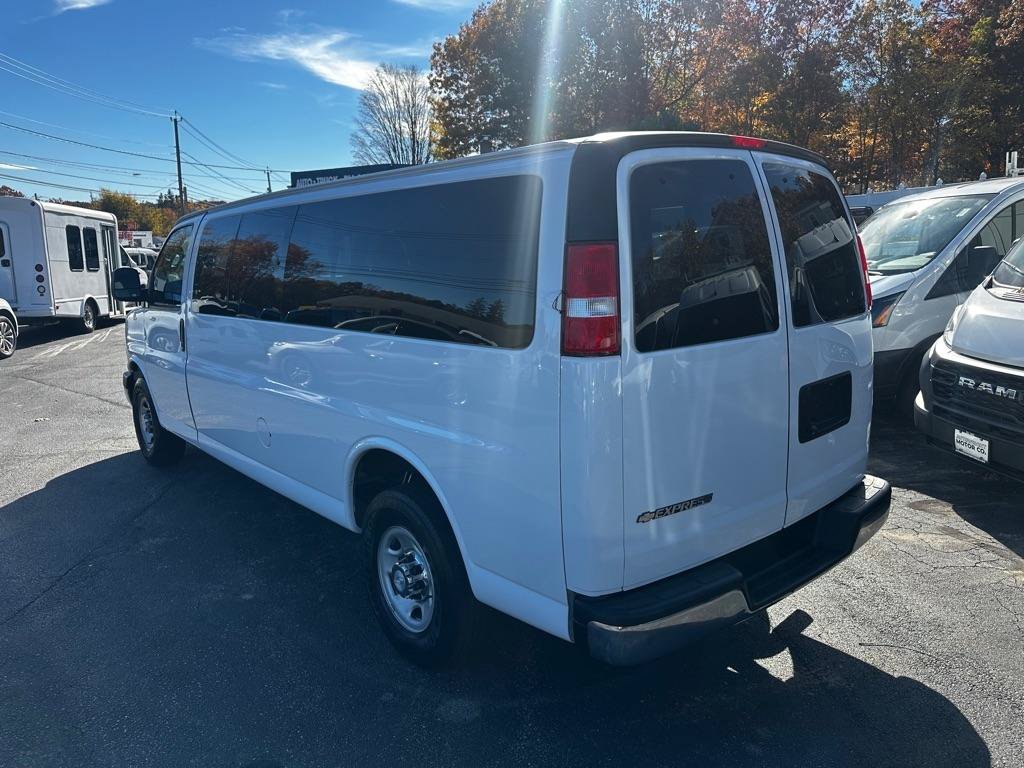 Used 2019 Chevrolet Express 3500 LT w/ LT Preferred Equipment Group RWD image 4