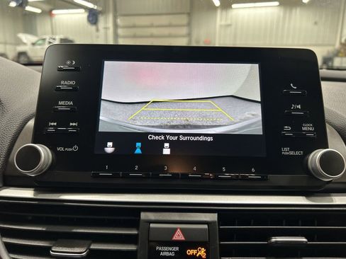 Used 2019 Honda Accord Hybrid image 19