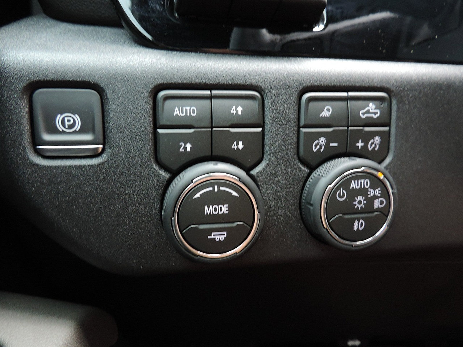 Certified 2026 Chevrolet Silverado 2500 ZR2 w/ LPO, Dark Essentials Package AWD/4WD image 26