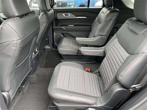 New 2026 Ford Explorer ST-Line w/ ST-Line Street Pack image 6