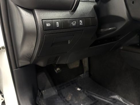 Used 2023 Toyota Camry SE image 17