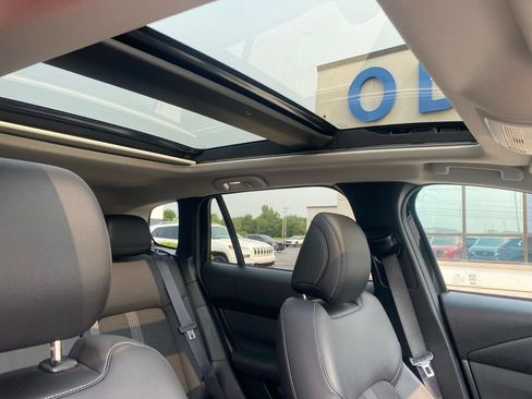 Certified 2025 MAZDA CX-50 AWD 2.5 S w/ Premium Package image 24