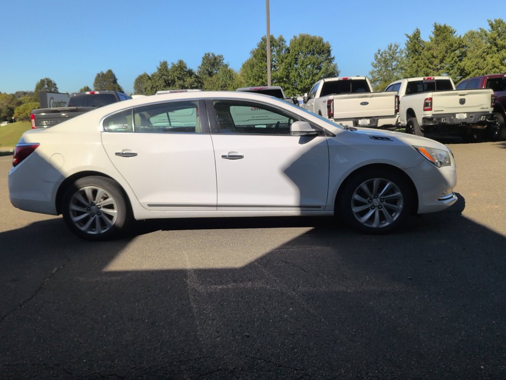 Used 2016 Buick LaCrosse Leather w/ Experience Buick Package FWD image 8