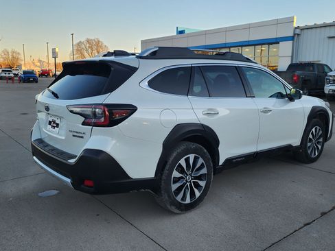 Used 2024 Subaru Outback Touring image 5