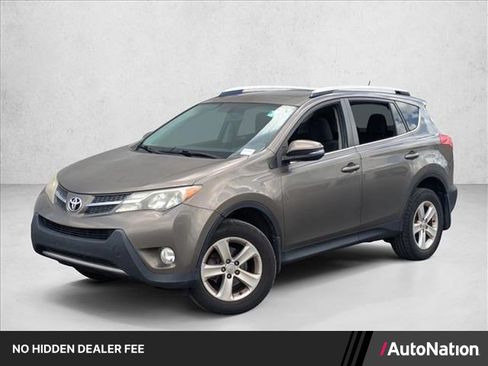 Used 2014 Toyota RAV4 XLE FWD image 1