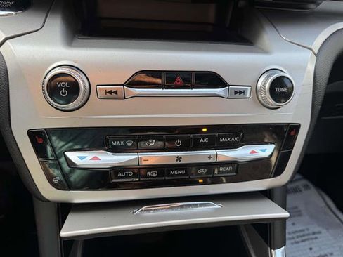 Used 2022 Ford Explorer XLT w/ Equipment Group 202A image 38