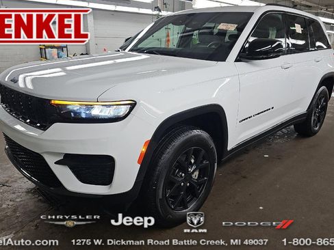 Used 2024 Jeep Grand Cherokee Altitude image 1