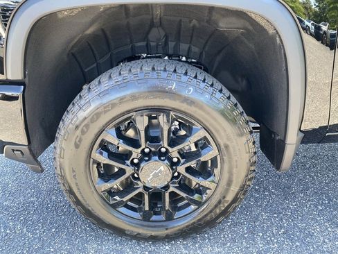 New 2025 Chevrolet Silverado 2500 Custom w/ Custom Value Package image 32