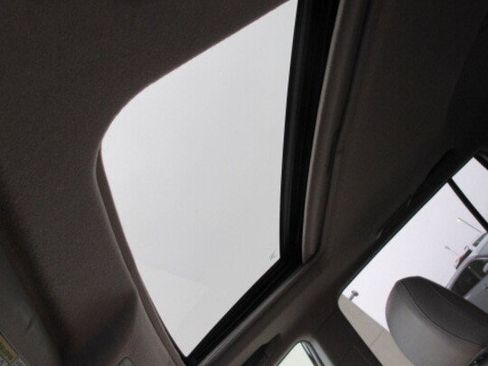 Used 2013 Toyota Highlander Limited image 16