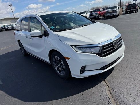 Used 2023 Honda Odyssey EX-L image 3