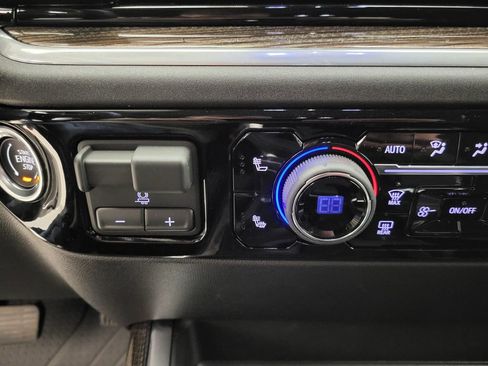 New 2026 Chevrolet Silverado 1500 RST w/ Dark Appearance Package image 9