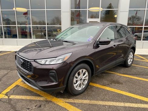 Used 2023 Ford Escape Active w/ Tech Pack #2 image 1