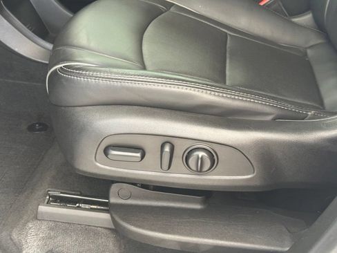 Used 2019 Buick Enclave Avenir w/ Avenir Technology Package FWD image 16