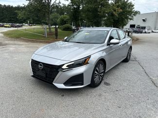 Used 2023 Nissan Altima 2.5 SV image 1
