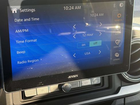 Used 2019 Toyota Tacoma SR5 AWD/4WD image 22