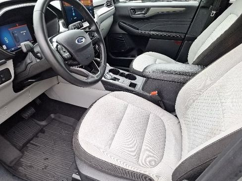 Used 2024 Ford Escape Active w/ Tech Pack #1 AWD/4WD image 12