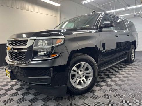Used 2019 Chevrolet Suburban LT image 3