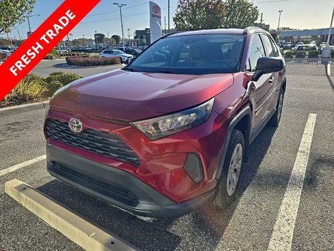 Used 2020 Toyota RAV4 LE image 4