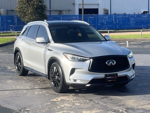 Used 2019 INFINITI QX50 Essential w/ Premium Heat Package AWD/4WD image 3