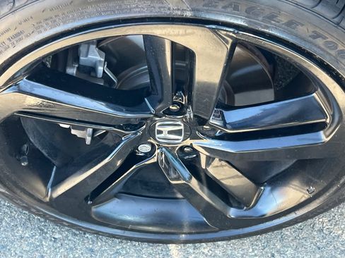 Used 2018 Honda Accord Sport image 10
