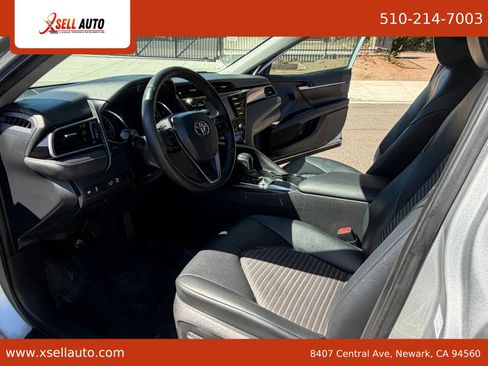 Used 2020 Toyota Camry SE FWD image 7
