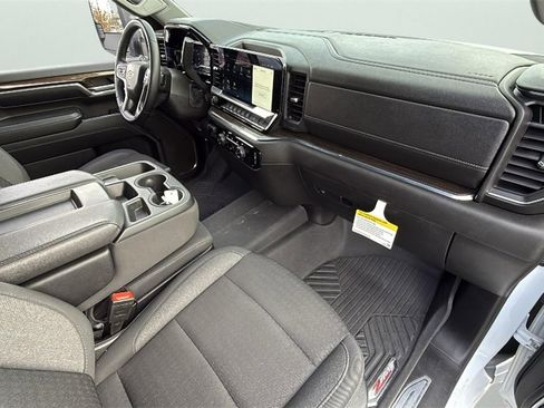 Used 2024 Chevrolet Silverado 2500 LT image 33