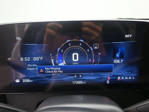 Used 2024 Chevrolet Traverse LS FWD image 12