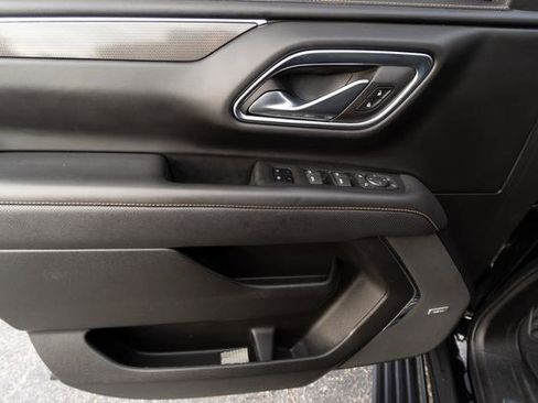 Used 2023 GMC Yukon AT4 w/ Technology Package image 11