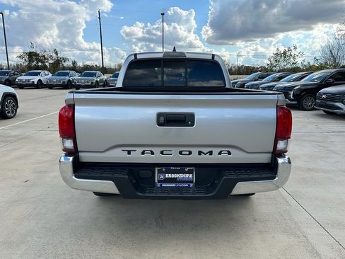 Used 2022 Toyota Tacoma SR5 w/ SR5 Appearance Package (SM) image 6