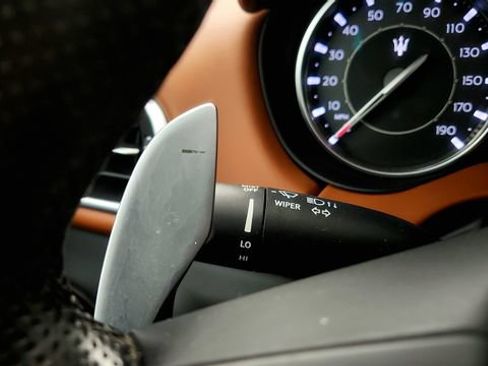 Used 2022 Maserati Ghibli Modena RWD image 60