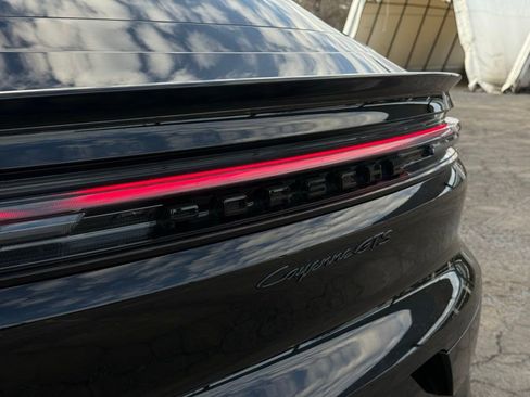 Used 2025 Porsche Cayenne GTS image 10