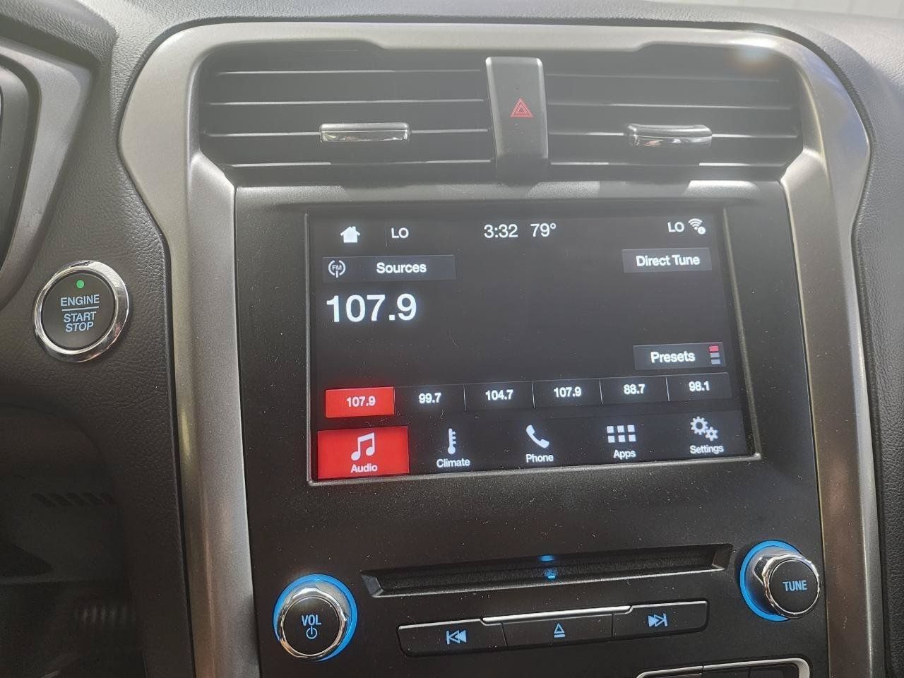 Used 2017 Ford Fusion SE w/ Fusion SE Technology Package FWD image 14