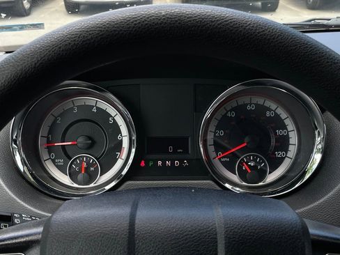 Used 2018 Dodge Grand Caravan SE w/ UConnect Hands-Free Group FWD image 17
