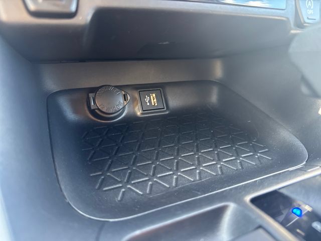 Used 2025 Toyota RAV4 XLE AWD/4WD image 23