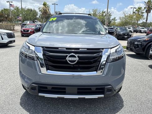 Certified 2024 Nissan Pathfinder Platinum w/ Cargo Package FWD image 9