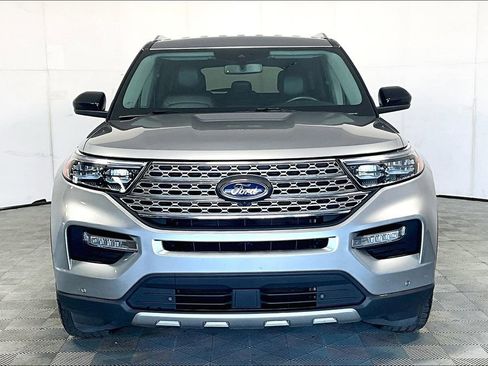 Used 2024 Ford Explorer Limited image 3