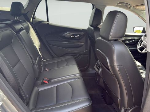 Used 2024 GMC Terrain SLT AWD/4WD image 17