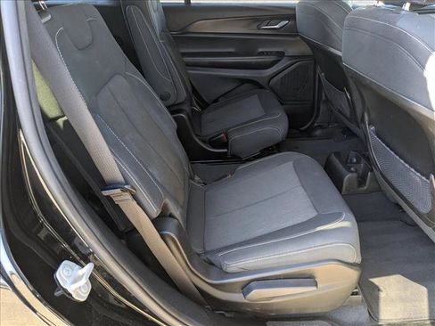 Used 2023 Jeep Grand Cherokee L Laredo image 21