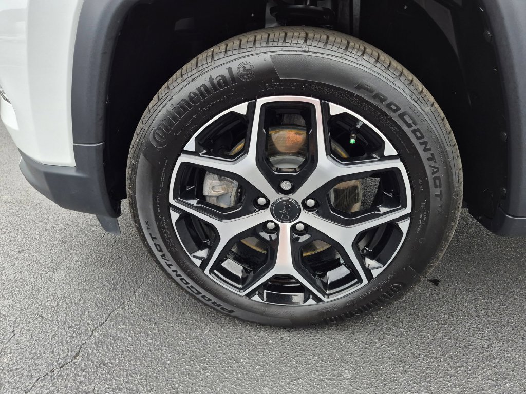 Certified 2025 Jeep Compass Limited AWD/4WD image 9