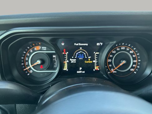 Used 2026 Jeep Wrangler Unlimited Rubicon AWD/4WD image 10