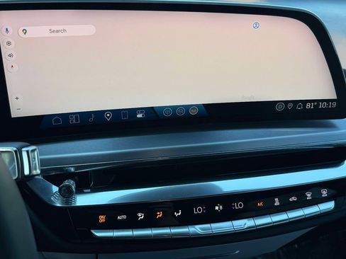 Used 2024 Cadillac Lyriq Luxury RWD image 6