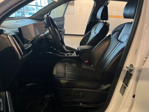 Used 2024 Kia Sorento S image 27