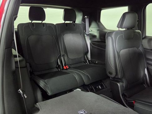 New 2026 Jeep Grand Cherokee L Laredo image 33