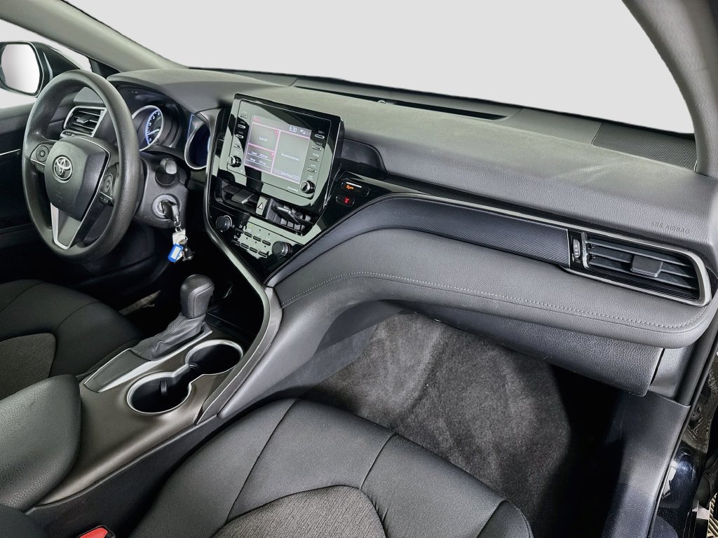 Used 2021 Toyota Camry LE w/ Carpet Mat Package (TMS) FWD image 30