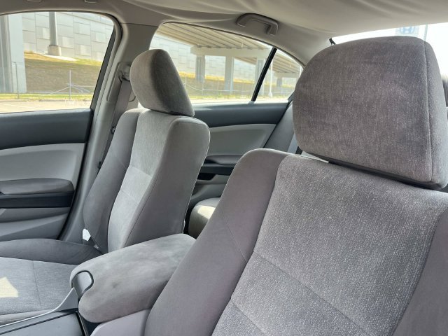 Used 2009 Honda Accord LX-P image 10