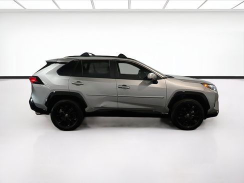Used 2022 Toyota RAV4 SE w/ Convenience Package AWD/4WD image 23