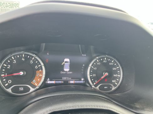 Used 2022 Jeep Renegade Latitude AWD/4WD image 10