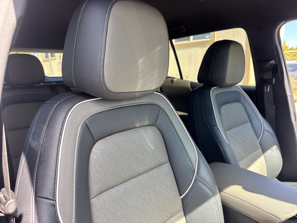 Used 2025 Chevrolet Equinox LT w/ Convenience Package II FWD image 25