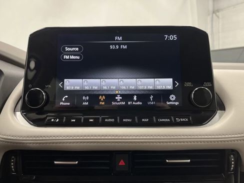 Used 2023 Nissan Rogue SL w/ SL Premium Package image 20